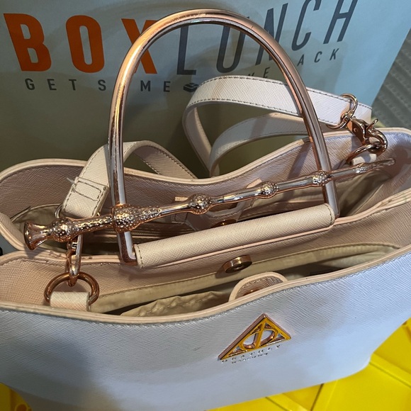 Loungefly Harry Potter Elder Wand Handbag - Pink - Picture 5 of 6